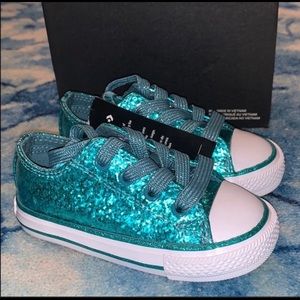 NWT/NIB Teal (Brittany Blue) Converse
